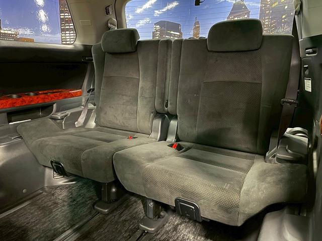 ヴェルファイア ２．４Ｚ　プラチナムセレクション　（禁煙車）（両側パワースライドドア）（後席モニター）（純正ＨＤＤナビ）（コーナーセンサー）（バックカメラ）（電動リアゲート）（ビルトインＥＴＣ）（フルセグＴＶ）（純正１８インチＡＷ）（29枚目）
