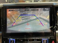 【バックカメラ】運転席から画面上で安全確認ができます。駐車が苦手な方にもオススメな便利機能です。 6