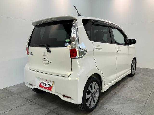 ｅＫカスタム Ｔ　４ＷＤ　ワンセグナビ　バックカメラ　シートヒーター　ワンセグナビ　バックカメラ　ＥＴＣ　シートヒーター　ＨＩＤヘッドライト　オートライト　オートエアコン　電動格納式ミラー　スマートキー（3枚目）