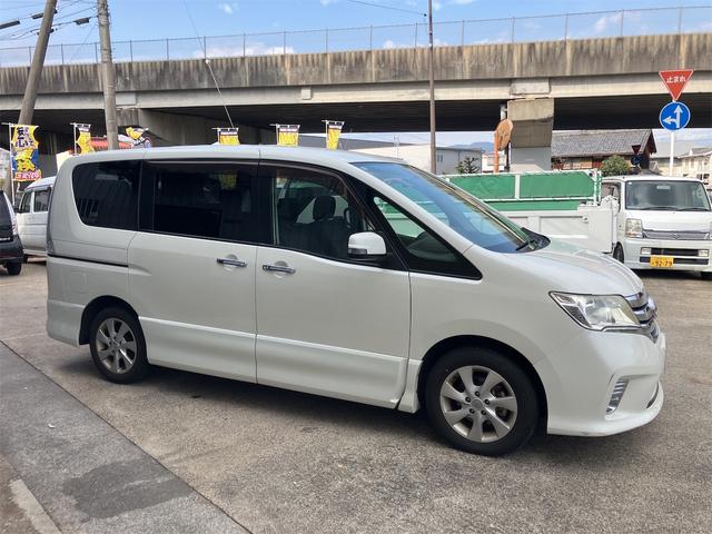 セレナ ハイウェイスター　両側電動スライドドア　オートクルーズコントロール　バックカメラ　リアモニター　ＥＴＣ　ドラレコ　キーレス　スマートキー　ナビ　ＴＶ　アイドリングストップ（4枚目）