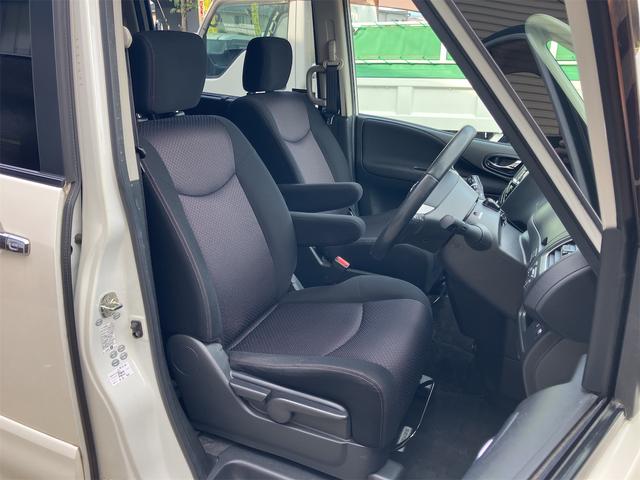 セレナ ハイウェイスター　両側電動スライドドア　オートクルーズコントロール　バックカメラ　リアモニター　ＥＴＣ　ドラレコ　キーレス　スマートキー　ナビ　ＴＶ　アイドリングストップ（22枚目）