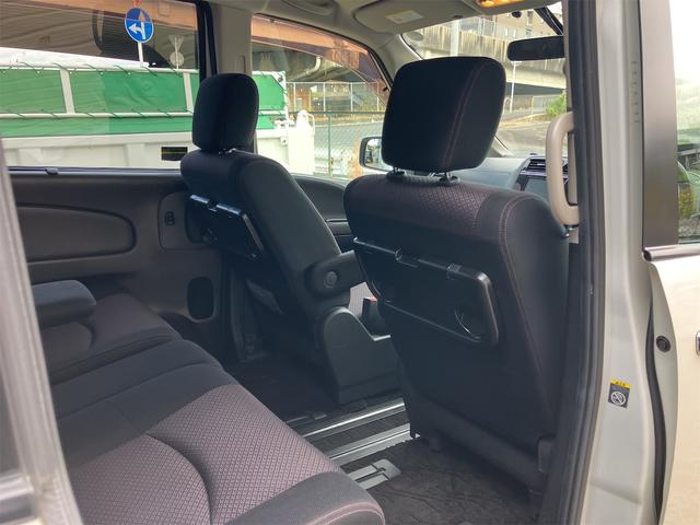 セレナ ハイウェイスター　両側電動スライドドア　オートクルーズコントロール　バックカメラ　リアモニター　ＥＴＣ　ドラレコ　キーレス　スマートキー　ナビ　ＴＶ　アイドリングストップ（31枚目）