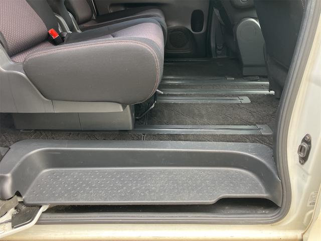 セレナ ハイウェイスター　両側電動スライドドア　オートクルーズコントロール　バックカメラ　リアモニター　ＥＴＣ　ドラレコ　キーレス　スマートキー　ナビ　ＴＶ　アイドリングストップ（32枚目）