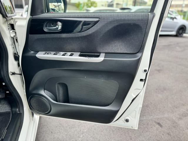 Ｎ－ＢＯＸカスタム Ｇ　ターボＳＳブラックスタイルパッケージ　社外ナビ　フルセグＴＶ　Ｂｌｕｅｔｏｏｔｈオーディオ　バックカメラ　ＥＴＣ　ステアリングスイッチ　両側電動スライドドア　衝突軽減ブレーキ　シートヒーター　スマートキー（16枚目）