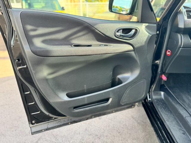 セレナ ハイウェイスター　Ｓ－ハイブリッド　Ｖセレクション　純正８インチナビ　フルセグＴＶ　Ｂｌｕｅｔｏｏｔｈオーディオ　バックカメラ　後席フリップダウンモニター　ＥＴＣ　両側電動スライドドア　クルーズコントロール　スマートキー　プッシュスタート（19枚目）