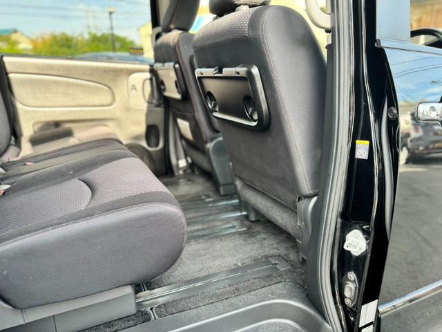 セレナ ハイウェイスター　Ｓ－ハイブリッド　Ｖセレクション　純正８インチナビ　フルセグＴＶ　Ｂｌｕｅｔｏｏｔｈオーディオ　バックカメラ　後席フリップダウンモニター　ＥＴＣ　両側電動スライドドア　クルーズコントロール　スマートキー　プッシュスタート（23枚目）