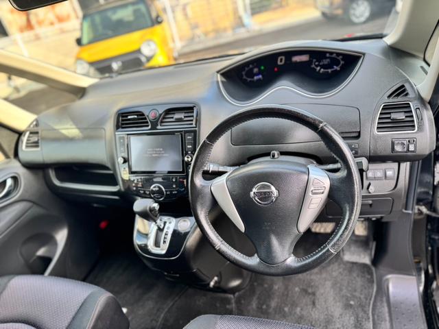 セレナ ハイウェイスター　Ｓ－ハイブリッド　Ｖセレクション　純正８インチナビ　フルセグＴＶ　Ｂｌｕｅｔｏｏｔｈオーディオ　バックカメラ　後席フリップダウンモニター　ＥＴＣ　両側電動スライドドア　クルーズコントロール　スマートキー　プッシュスタート（30枚目）