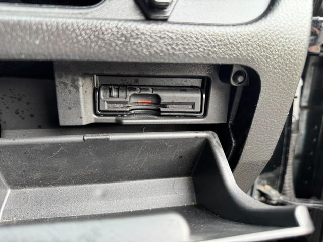 セレナ ハイウェイスター　Ｓ－ハイブリッド　Ｖセレクション　純正８インチナビ　フルセグＴＶ　Ｂｌｕｅｔｏｏｔｈオーディオ　バックカメラ　後席フリップダウンモニター　ＥＴＣ　両側電動スライドドア　クルーズコントロール　スマートキー　プッシュスタート（34枚目）