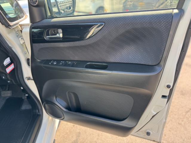 N-BOXカスタム G SSパッケージ 社外ナビ・フルセグTV・バックカメラ・両側電動スライドドア・横滑り防止装置・シティアクティブブレーキ・プッシュスタート・スマートキー・電動格納ミラー・オートライト・オートエアコン・パワーウィンド(17枚目)