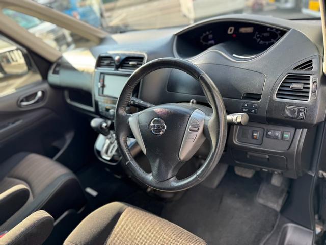 セレナ ハイウェイスター　Ｓ－ハイブリッド　純正ナビ・Ｂｌｕｅｔｏｏｔｈオーディオ・フルセグＴＶ・ＥＴＣ・両側電動スライドドア・アイドリングストップ・横滑り防止装置・車線逸脱警報・オートリトラクタブルドアミラー・オートライト（16枚目）