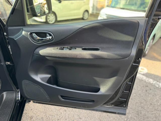 当店のお車をご覧頂き有難うございます。内外装の追加写真をご希望のお客様はお気軽にお申し付けください。現車確認もお待ちしております。