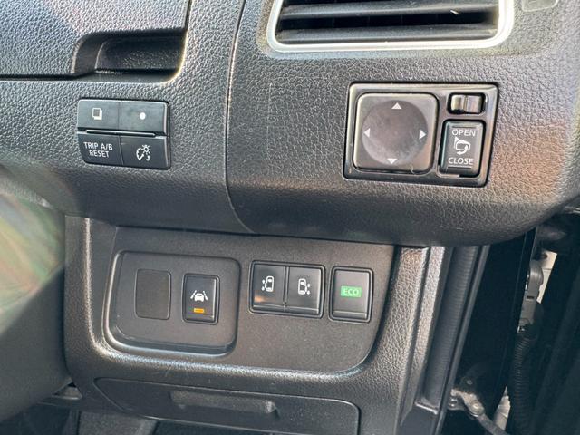 オートリトラクタブルドアミラー・車線逸脱警報・両側電動スライドドア・