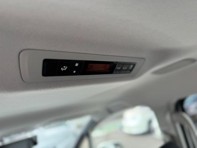 ヴォクシー ハイブリッドＶ　社外ナビ・ワンセグＴＶ・バックカメラ・ＥＴＣ・両側電動スライドドア・前席シートヒーター・オートクルーズコントロール・プッシュスタート・スマートキー・車両接近通報装置・トラクションコントロール・（28枚目）