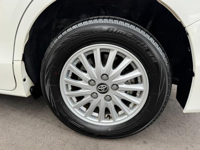 ヴォクシー ハイブリッドＶ　社外ナビ・ワンセグＴＶ・バックカメラ・ＥＴＣ・両側電動スライドドア・前席シートヒーター・オートクルーズコントロール・プッシュスタート・スマートキー・車両接近通報装置・トラクションコントロール・（54枚目）