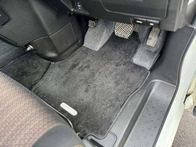 セレナ ハイウェイスター　Ｓ－ハイブリッド　純正ナビ・Ｂｌｕｅｔｏｏｔｈオーディオ・フルセグＴＶ・バックカメラ・ＥＴＣ・両側電動スライドドア・車線逸脱警報・オートクルーズコントロール・電動格納ミラー・プッシュスタート・スマートキー（18枚目）