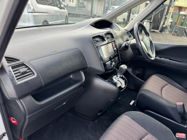 セレナ ハイウェイスター　Ｓ－ハイブリッド　純正ナビ・Ｂｌｕｅｔｏｏｔｈオーディオ・フルセグＴＶ・バックカメラ・ＥＴＣ・両側電動スライドドア・車線逸脱警報・オートクルーズコントロール・電動格納ミラー・プッシュスタート・スマートキー（20枚目）