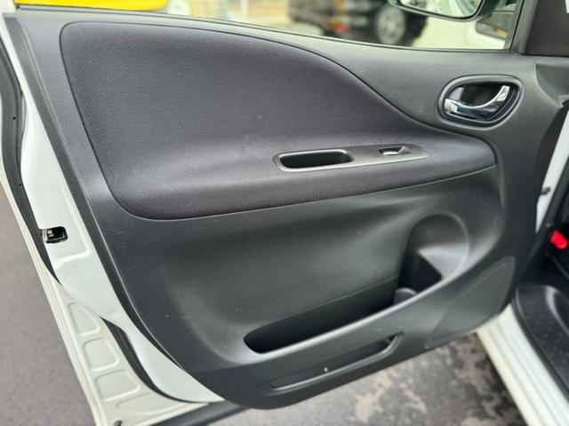 セレナ ハイウェイスター　Ｓ－ハイブリッド　純正ナビ・Ｂｌｕｅｔｏｏｔｈオーディオ・フルセグＴＶ・バックカメラ・ＥＴＣ・両側電動スライドドア・車線逸脱警報・オートクルーズコントロール・電動格納ミラー・プッシュスタート・スマートキー（21枚目）