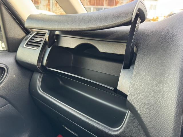 セレナ ハイウェイスター　Ｓ－ハイブリッド　純正ナビ・Ｂｌｕｅｔｏｏｔｈオーディオ・フルセグＴＶ・バックカメラ・ＥＴＣ・両側電動スライドドア・車線逸脱警報・オートクルーズコントロール・電動格納ミラー・プッシュスタート・スマートキー（40枚目）