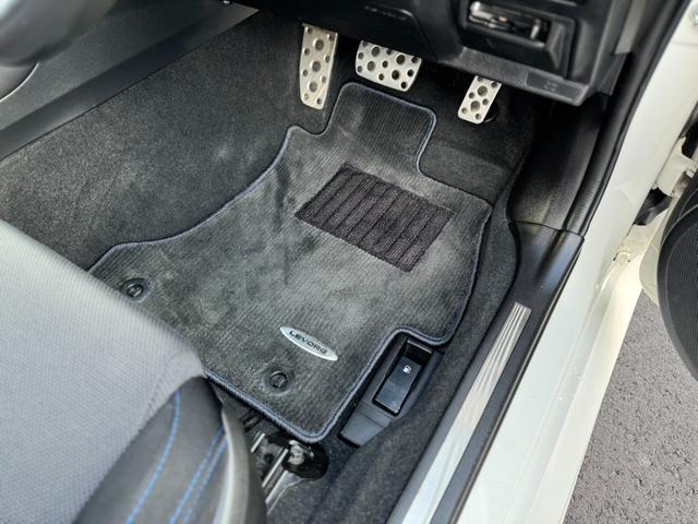 レヴォーグ １．６ＧＴ－Ｓアイサイト　社外ナビ・Ｂｌｕｅｔｏｏｔｈオーディオ・フルセグＴＶ・バックカメラ・オートクルーズコントロール・ＥＴＣ・プッシュスタート・スマートキー・アイサイト・横滑り防止装置・電動格納ミラー・パワーウィンド・（18枚目）