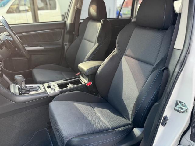 レヴォーグ １．６ＧＴ－Ｓアイサイト　社外ナビ・Ｂｌｕｅｔｏｏｔｈオーディオ・フルセグＴＶ・バックカメラ・オートクルーズコントロール・ＥＴＣ・プッシュスタート・スマートキー・アイサイト・横滑り防止装置・電動格納ミラー・パワーウィンド・（19枚目）