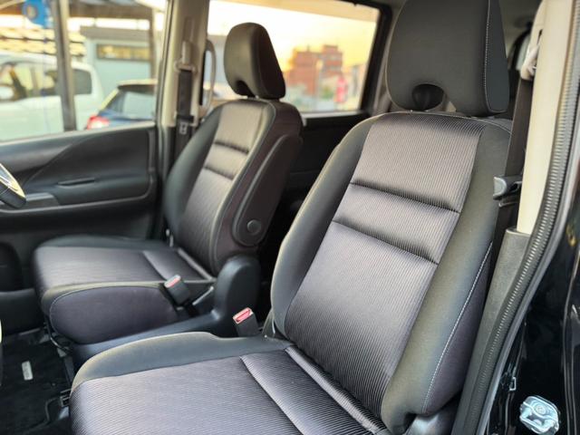 セレナ ハイウェイスター　純正ナビ・Ｂｌｕｅｔｏｏｔｈオーディオ・フルセグＴＶ・バックカメラ・ＥＴＣ・オートクルーズコントロール・両側電動スライドドア・助手席／運転席シートヒーター・プッシュスタート・スマートキー・（19枚目）