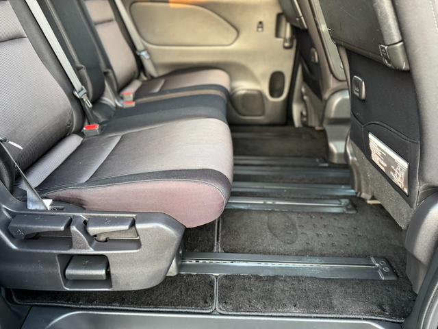 セレナ ハイウェイスター　純正ナビ・Ｂｌｕｅｔｏｏｔｈオーディオ・フルセグＴＶ・バックカメラ・ＥＴＣ・オートクルーズコントロール・両側電動スライドドア・助手席／運転席シートヒーター・プッシュスタート・スマートキー・（24枚目）