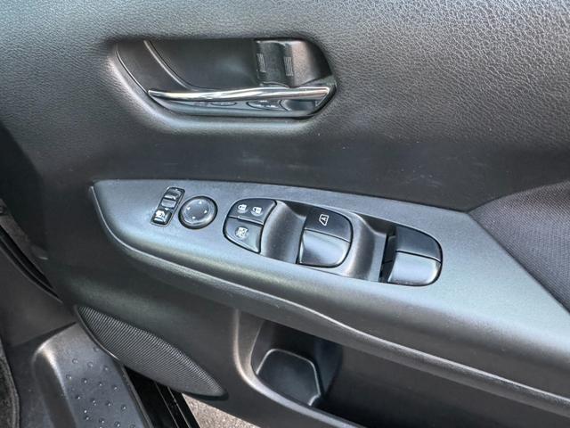 セレナ ハイウェイスター　純正ナビ・Ｂｌｕｅｔｏｏｔｈオーディオ・フルセグＴＶ・バックカメラ・ＥＴＣ・オートクルーズコントロール・両側電動スライドドア・助手席／運転席シートヒーター・プッシュスタート・スマートキー・（48枚目）