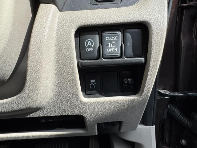 左側電動スライドドア・横滑り防止装置・