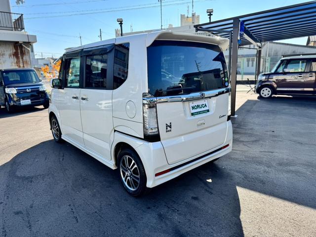 Ｎ－ＢＯＸカスタム Ｇ　ＳＳパッケージ　社外ナビ　フルセグＴＶ　バックカメラ　ＥＴＣ　両側電動スライドドア　スマートキー　プッシュスタート　ＨＩＤヘッドライト　純正アルミ　オートエアコン　オートライト（10枚目）