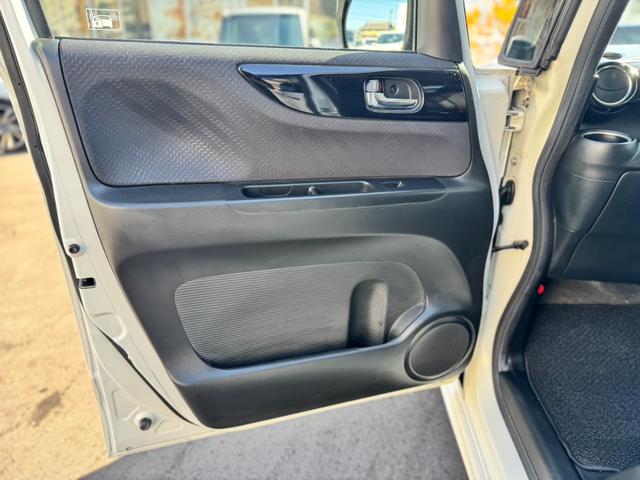 Ｎ－ＢＯＸカスタム Ｇ　ＳＳパッケージ　社外ナビ　フルセグＴＶ　バックカメラ　ＥＴＣ　両側電動スライドドア　スマートキー　プッシュスタート　ＨＩＤヘッドライト　純正アルミ　オートエアコン　オートライト（19枚目）