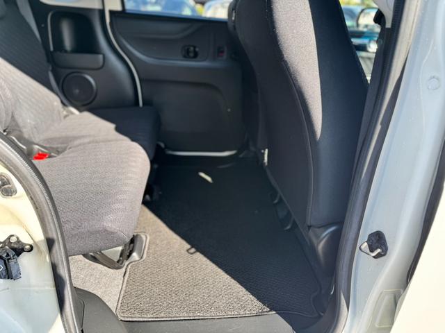 Ｎ－ＢＯＸカスタム Ｇ　ＳＳパッケージ　社外ナビ　フルセグＴＶ　バックカメラ　ＥＴＣ　両側電動スライドドア　スマートキー　プッシュスタート　ＨＩＤヘッドライト　純正アルミ　オートエアコン　オートライト（23枚目）