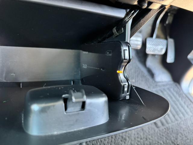 Ｎ－ＢＯＸカスタム Ｇ　ＳＳパッケージ　社外ナビ　フルセグＴＶ　バックカメラ　ＥＴＣ　両側電動スライドドア　スマートキー　プッシュスタート　ＨＩＤヘッドライト　純正アルミ　オートエアコン　オートライト（32枚目）