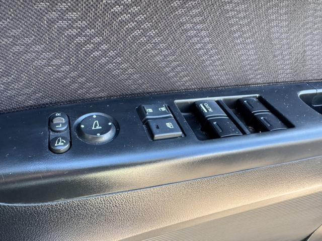 Ｎ－ＢＯＸカスタム Ｇ　ＳＳパッケージ　社外ナビ　フルセグＴＶ　バックカメラ　ＥＴＣ　両側電動スライドドア　スマートキー　プッシュスタート　ＨＩＤヘッドライト　純正アルミ　オートエアコン　オートライト（38枚目）