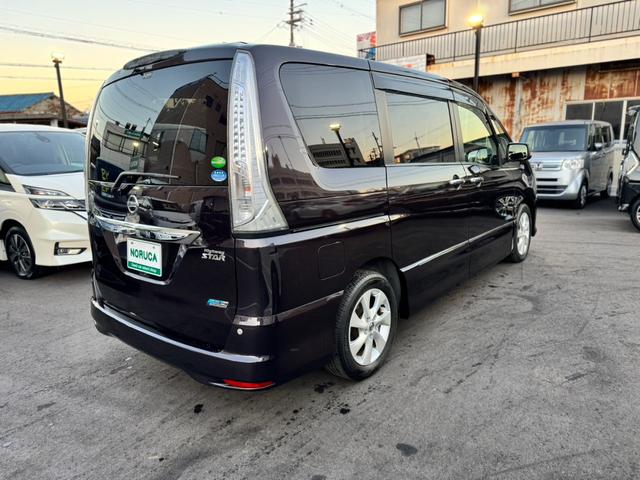 セレナ ハイウェイスター　Ｓ－ハイブリッド　純正ナビ　フルセグＴＶ　バックカメラ　後席フリップダウンモニター　両側電動スライドドア　スマートキー　プッシュスタート　ＨＩＤヘッドライト　オートエアコン　コーナーセンサー（12枚目）