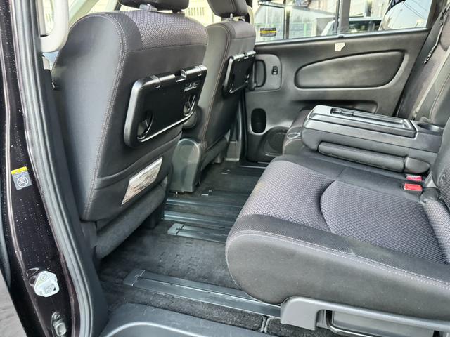 セレナ ハイウェイスター　Ｓ－ハイブリッド　純正ナビ　フルセグＴＶ　バックカメラ　後席フリップダウンモニター　両側電動スライドドア　スマートキー　プッシュスタート　ＨＩＤヘッドライト　オートエアコン　コーナーセンサー（21枚目）