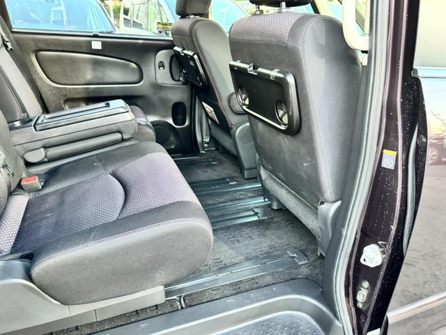 セレナ ハイウェイスター　Ｓ－ハイブリッド　純正ナビ　フルセグＴＶ　バックカメラ　後席フリップダウンモニター　両側電動スライドドア　スマートキー　プッシュスタート　ＨＩＤヘッドライト　オートエアコン　コーナーセンサー（23枚目）