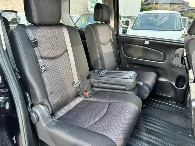 セレナ ハイウェイスター　Ｓ－ハイブリッド　純正ナビ　フルセグＴＶ　バックカメラ　後席フリップダウンモニター　両側電動スライドドア　スマートキー　プッシュスタート　ＨＩＤヘッドライト　オートエアコン　コーナーセンサー（24枚目）