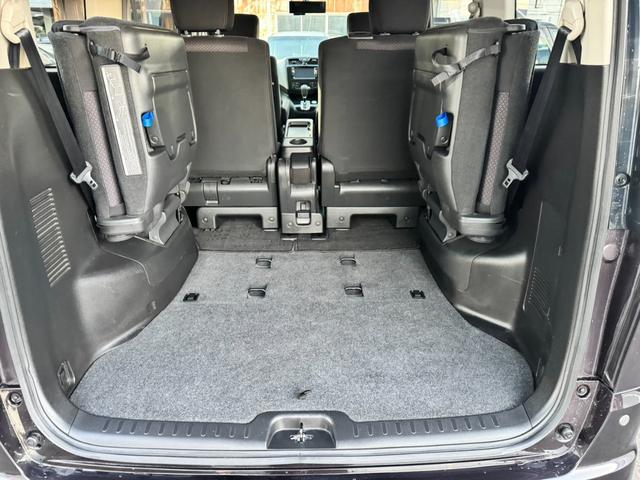 セレナ ハイウェイスター　Ｓ－ハイブリッド　純正ナビ　フルセグＴＶ　バックカメラ　後席フリップダウンモニター　両側電動スライドドア　スマートキー　プッシュスタート　ＨＩＤヘッドライト　オートエアコン　コーナーセンサー（27枚目）