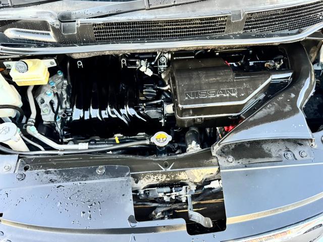 セレナ ハイウェイスター　Ｓ－ハイブリッド　純正ナビ　フルセグＴＶ　バックカメラ　後席フリップダウンモニター　両側電動スライドドア　スマートキー　プッシュスタート　ＨＩＤヘッドライト　オートエアコン　コーナーセンサー（51枚目）