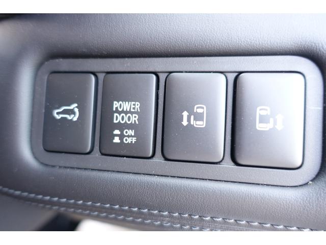 デリカＤ：５ Ｐ　電動サイドステップ　純性１０．１型Ｍナビ　ＥＴＣ　フロントドラレコ　後側方車両検知警報システム　ハンドルヒーター　両側電動スライドドア（23枚目）