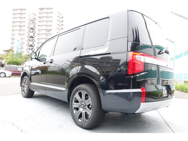 デリカＤ：５ 　ジャスパー　８人乗り／特別仕様車／専用シート生地／専用デカール／専用フロントグリル＆ポジションランプガーニッシュ／専用アルミホイール／全方位カメラ／後側方車両検知警報システム（10枚目）