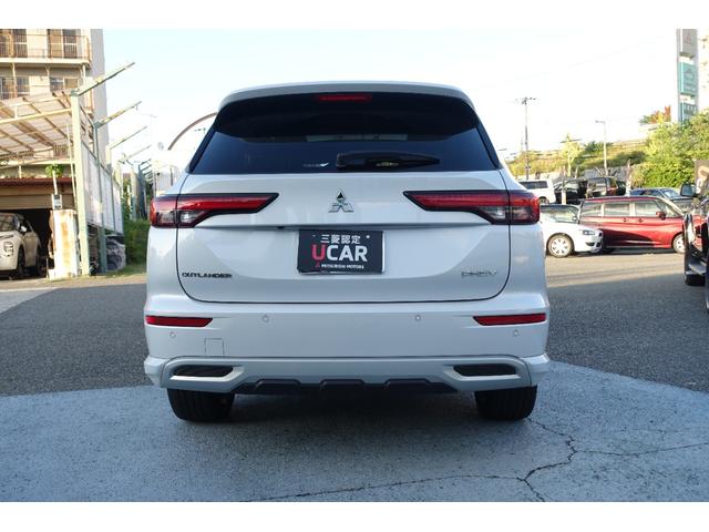 アウトランダーＰＨＥＶ Ｐ　電動パノラマサンルーフ　スポーティＰＫＧ　スマートフォン連携ナビ　アラウンドモニター　ルーフレール　エレクトリックテールゲート（9枚目）