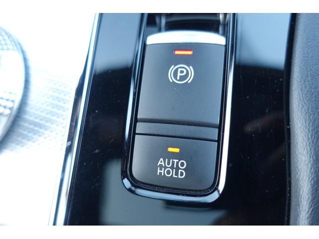 アウトランダーＰＨＥＶ Ｐ　電動パノラマサンルーフ　スポーティＰＫＧ　スマートフォン連携ナビ　アラウンドモニター　ルーフレール　エレクトリックテールゲート（18枚目）