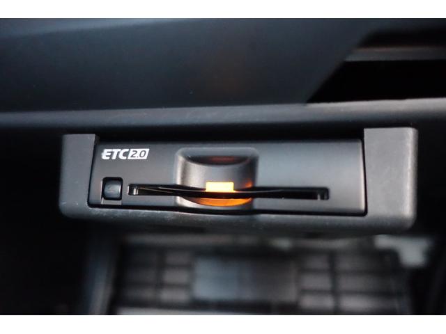 アウトランダーＰＨＥＶ Ｐ　電動パノラマサンルーフ　スポーティＰＫＧ　スマートフォン連携ナビ　アラウンドモニター　ルーフレール　エレクトリックテールゲート（19枚目）
