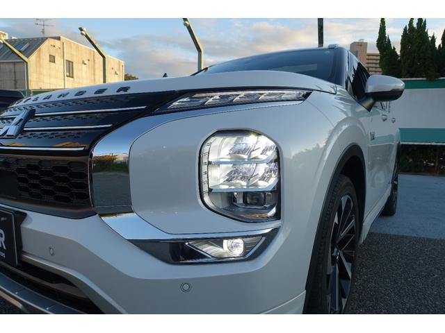 アウトランダーＰＨＥＶ Ｐ　電動パノラマサンルーフ　スポーティＰＫＧ　スマートフォン連携ナビ　アラウンドモニター　ルーフレール　エレクトリックテールゲート（31枚目）
