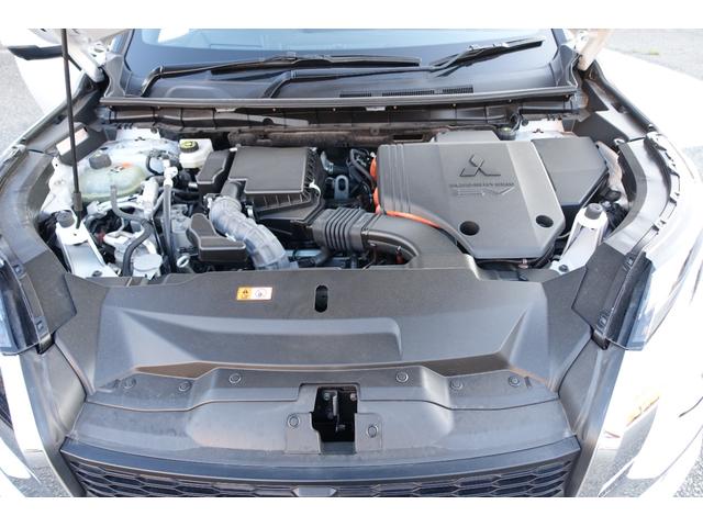 アウトランダーＰＨＥＶ Ｐ　電動パノラマサンルーフ　スポーティＰＫＧ　スマートフォン連携ナビ　アラウンドモニター　ルーフレール　エレクトリックテールゲート（32枚目）