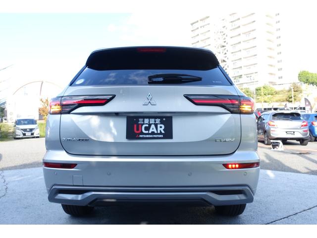 アウトランダーPHEV Pエグゼクティブパッケージ YAMAHAサウンドシステム/連動ETC2.0車載器/12.3型ワイドディスプレイナビ/セミアニリンレザーシート/ハンズフリー電動テールゲート(7枚目)