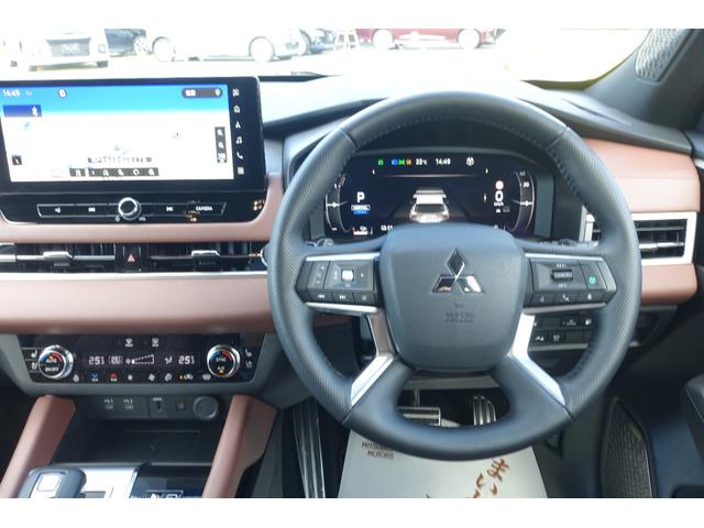 アウトランダーPHEV Pエグゼクティブパッケージ YAMAHAサウンドシステム/連動ETC2.0車載器/12.3型ワイドディスプレイナビ/セミアニリンレザーシート/ハンズフリー電動テールゲート(17枚目)