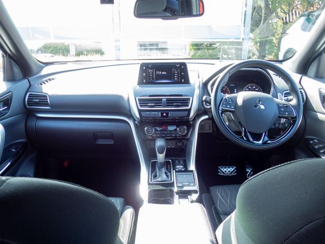 水平基調のインパネデザイン