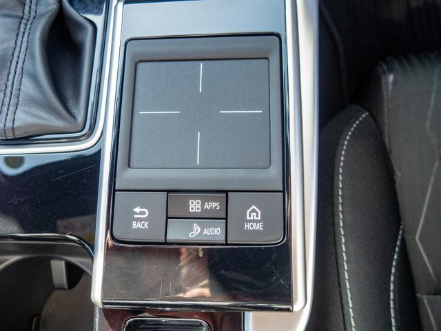 タッチパネルでディスプレイオーディオの操作が可能